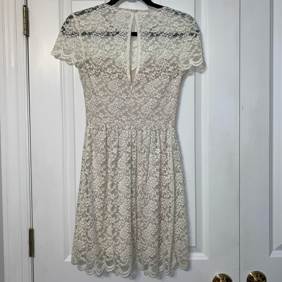 Express ivory lace dress - Picture 6 of 6